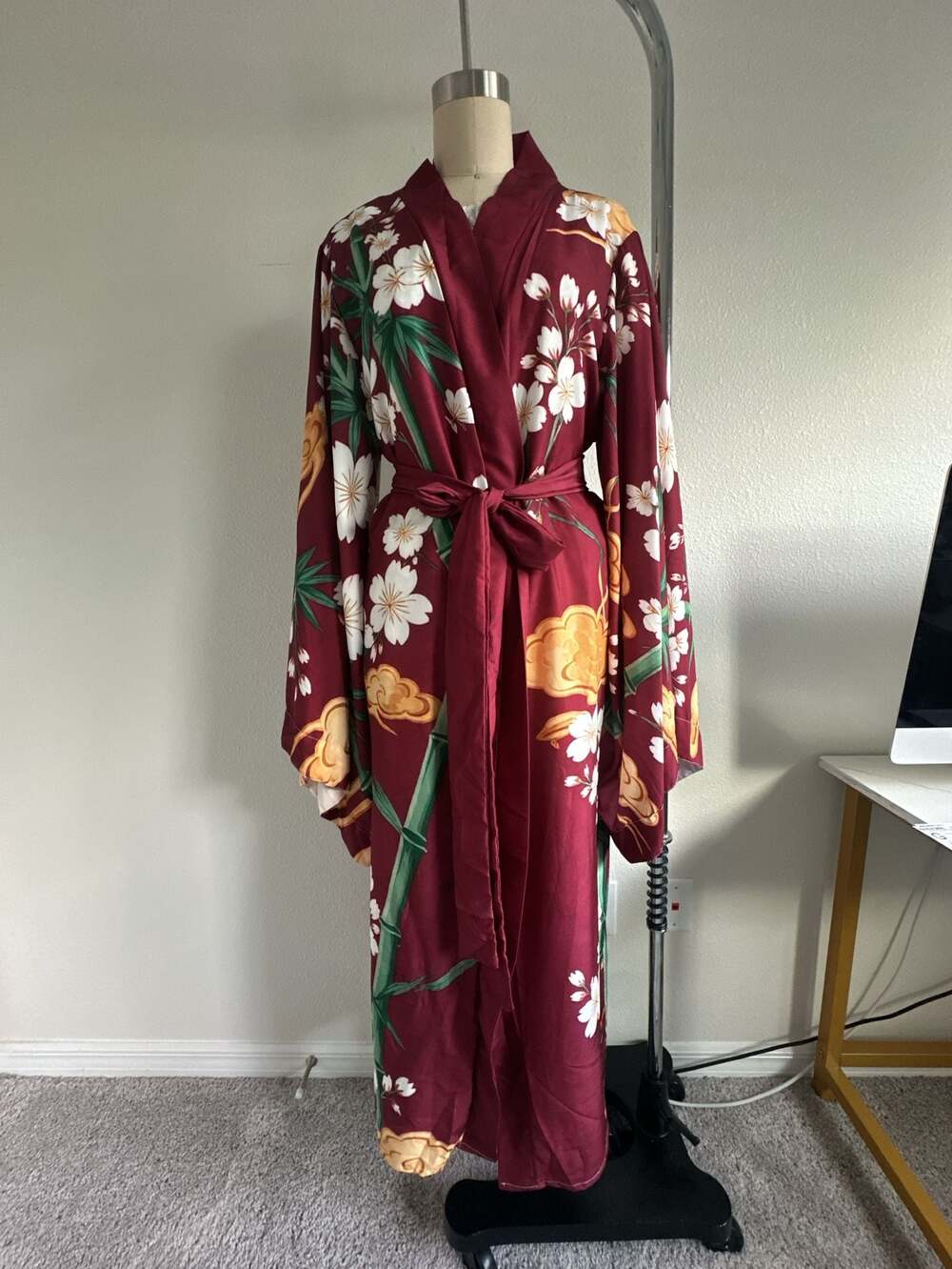Women's Floral Bamboo Print Kimono Robe in Burgundy